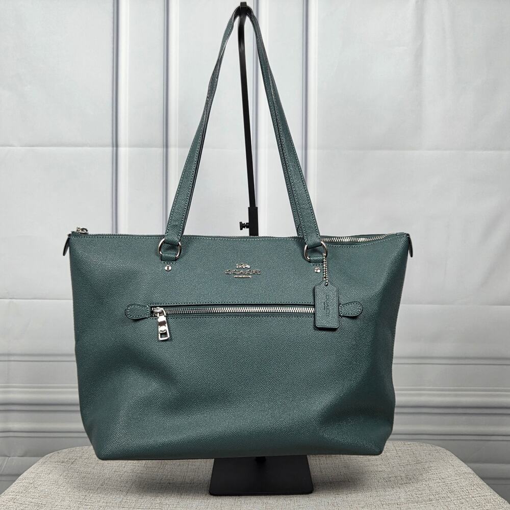 Coach Green Leather Large Tote Bag Silver Hardware Front Zip Pocket
